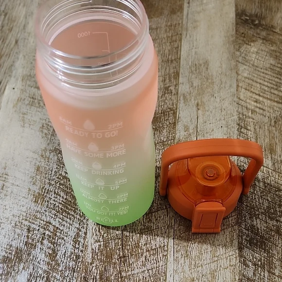 Gradient Water Bottle with Motivational Time Markers - Picture 7 of 10